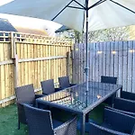 Igloo Magnolia I Breakfast I Free Parking Homestay *