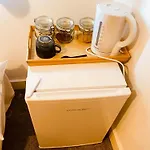 Igloo Magnolia I Breakfast I Free Parking Homestay *