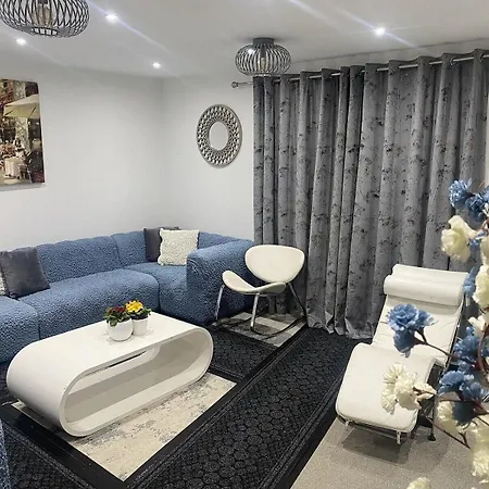 Igloo Magnolia I Breakfast I Free Parking *