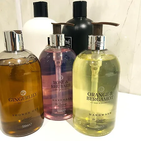 Igloo Magnolia I Breakfast I Free Parking Homestay