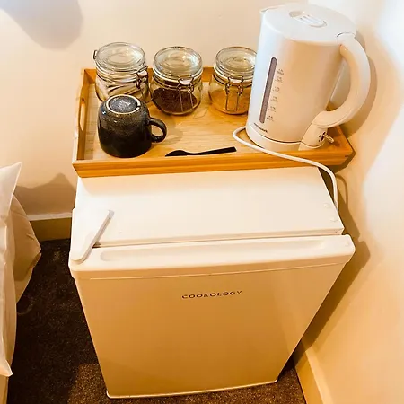 Igloo Magnolia I Breakfast I Free Parking Homestay *