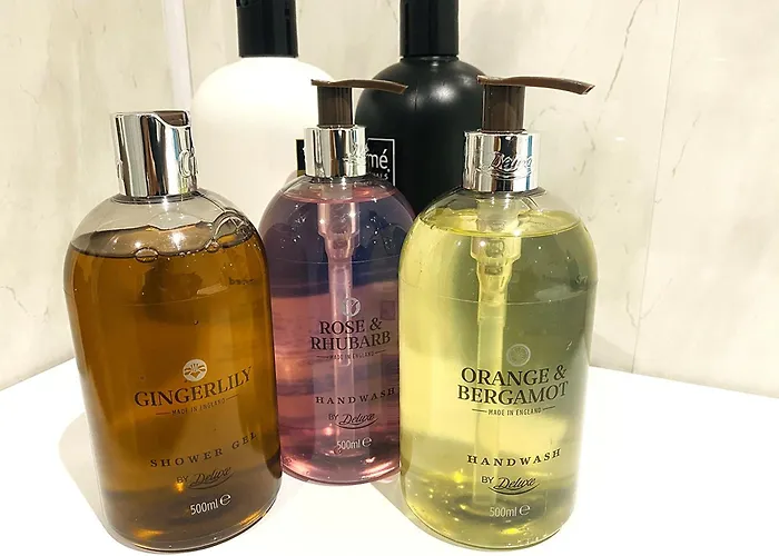 Igloo Magnolia I Breakfast I Free Parking Homestay