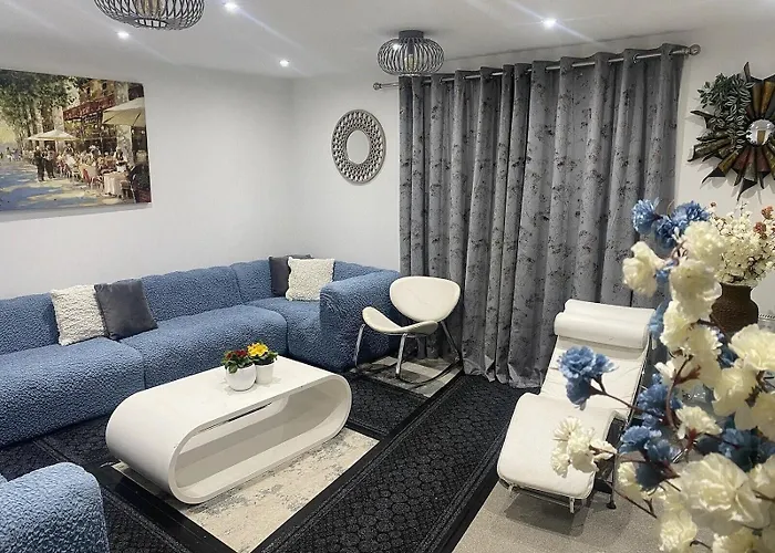 Igloo Magnolia I Breakfast I Free Parking *